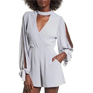 4si3nna Choker Cold Shoulder Romper